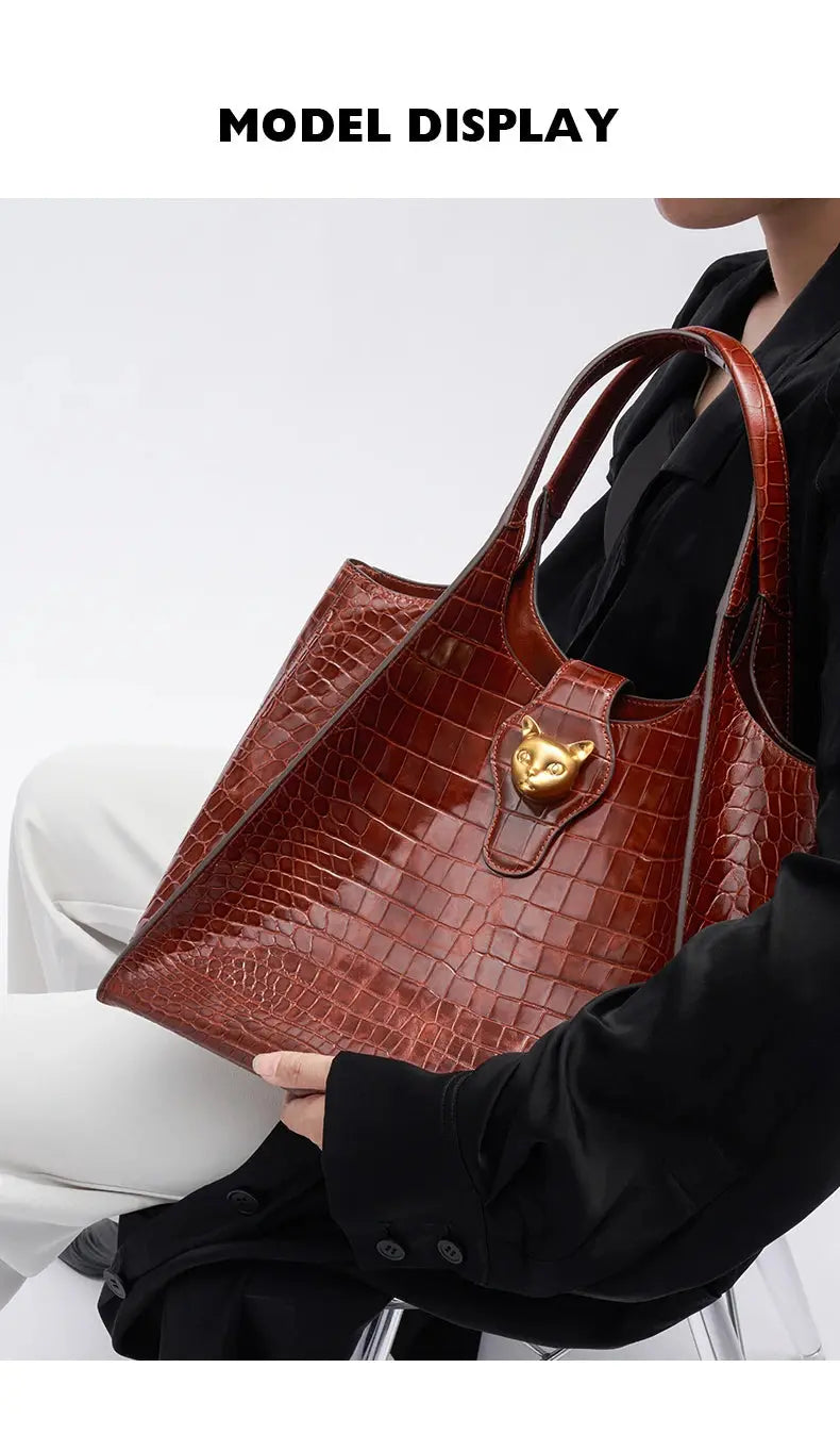 New 2025 Light Luxury Crocodile Pattern Genuine Leather Women's Messenger Bag Commuter Versatile Large Capacity Handbag ANOINTED_ADORNED