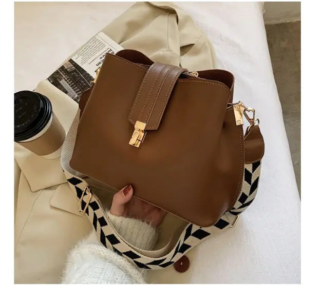 Fashionable Women's Bucket Bag - Korean Style Crossbody Trendy Attic Store01